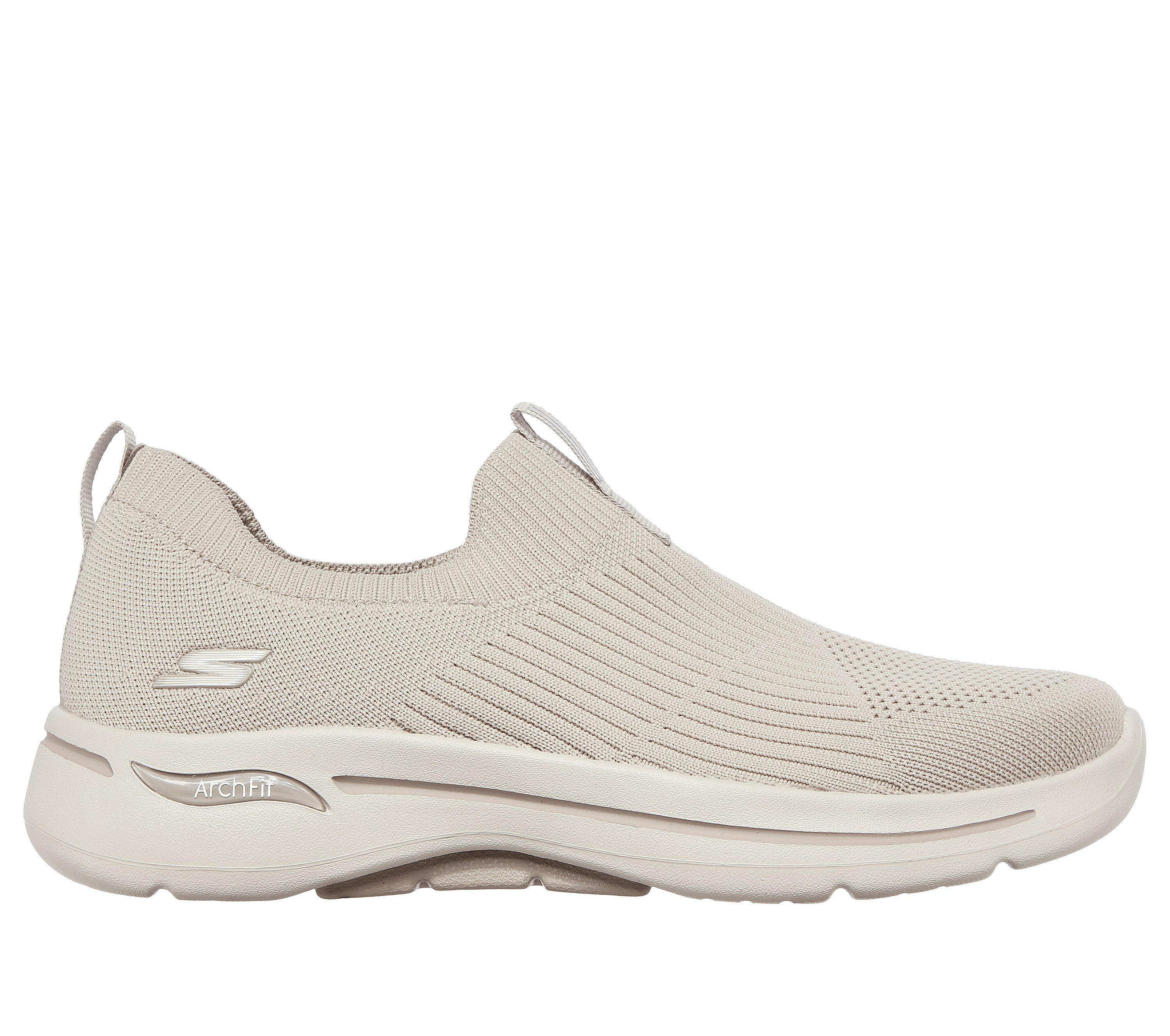 Do skechers clearance stretch out